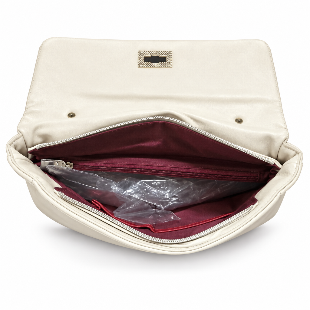 Borsa Trapuntata con Borchie e Tracolla a Catena (Panna)